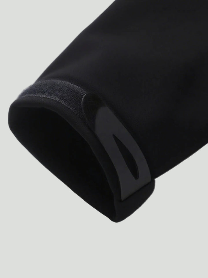 Men’s Camouflage Softshell Jacket – Hooded Outdoor Layer for Cold Weather Use