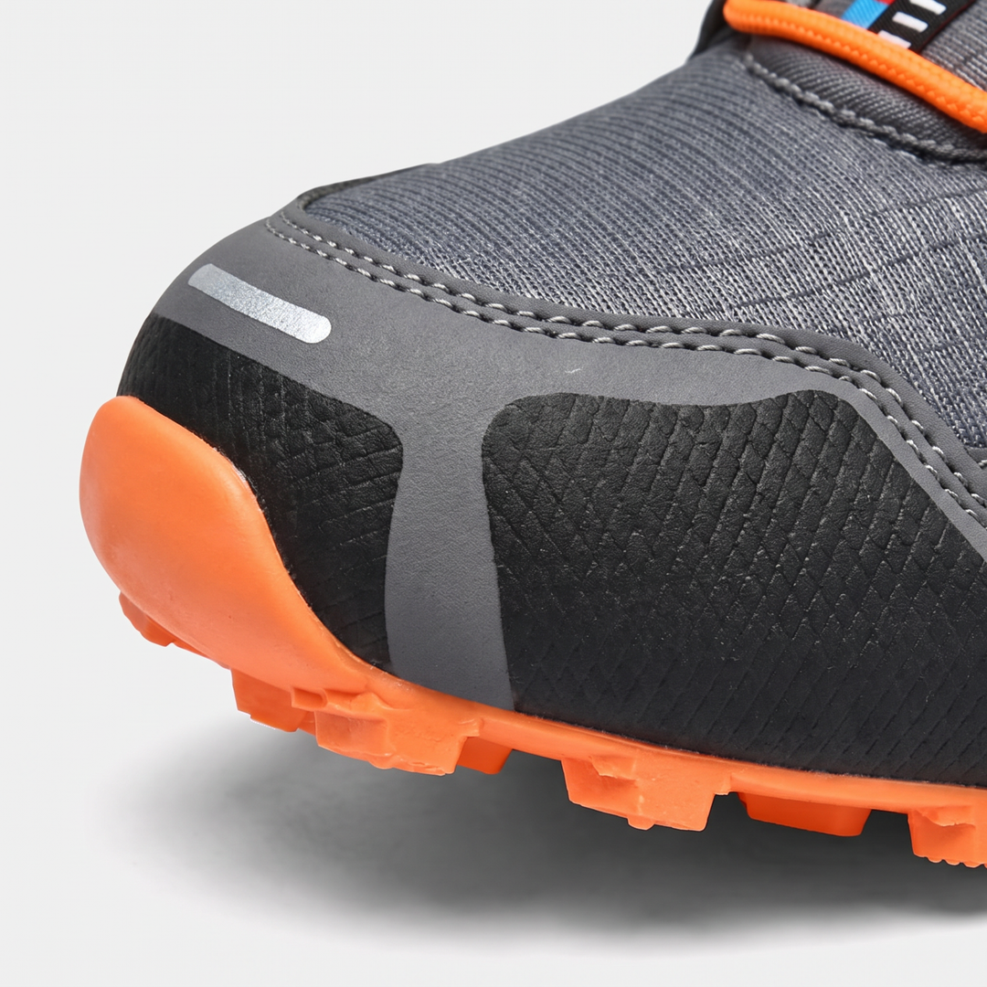 Reinforced rubber toe cap close-up on Activearo trail running shoes