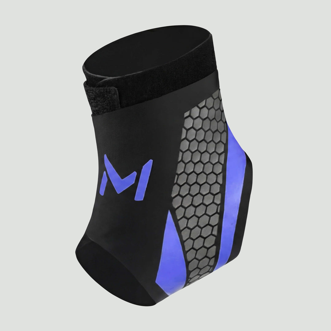 Compression ankle brace in Black Blue