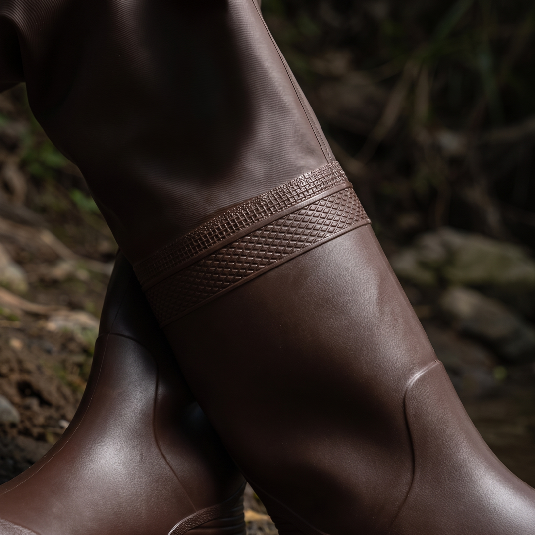 Reinforced collar band where the boot meets the leg