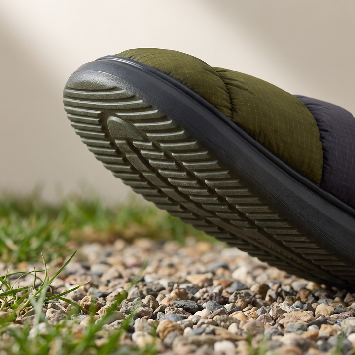 House Shoes for Camping - Fleece-Lined Closed-Back Slippers