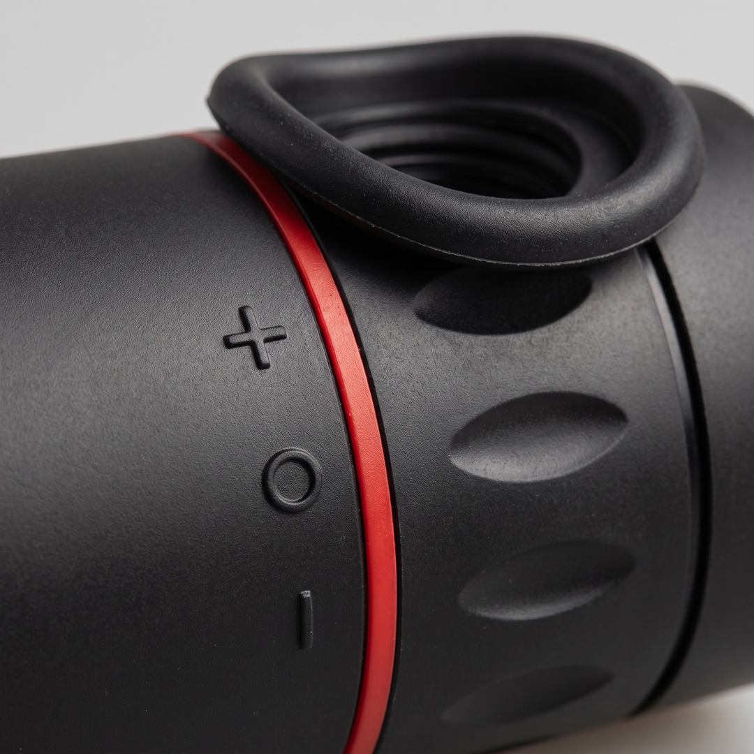 Macro of the dioptre scale and the fold down rubber eyecup