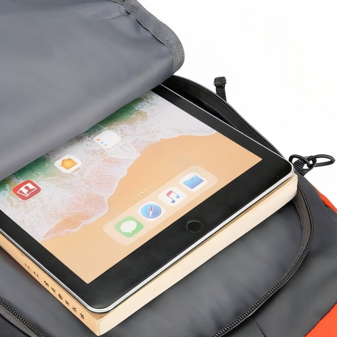 Lightweight 30L Hiking Backpack – Waterproof Daypack for Outdoor Use